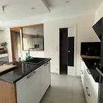 別荘 Maison 4 Chambres, Piscine Et 2 Places Parkings Prives Fermes