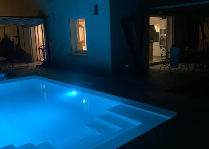 Maison 4 Chambres, Piscine Et 2 Places Parkings Prives Fermes Tatil Evi Nîmes